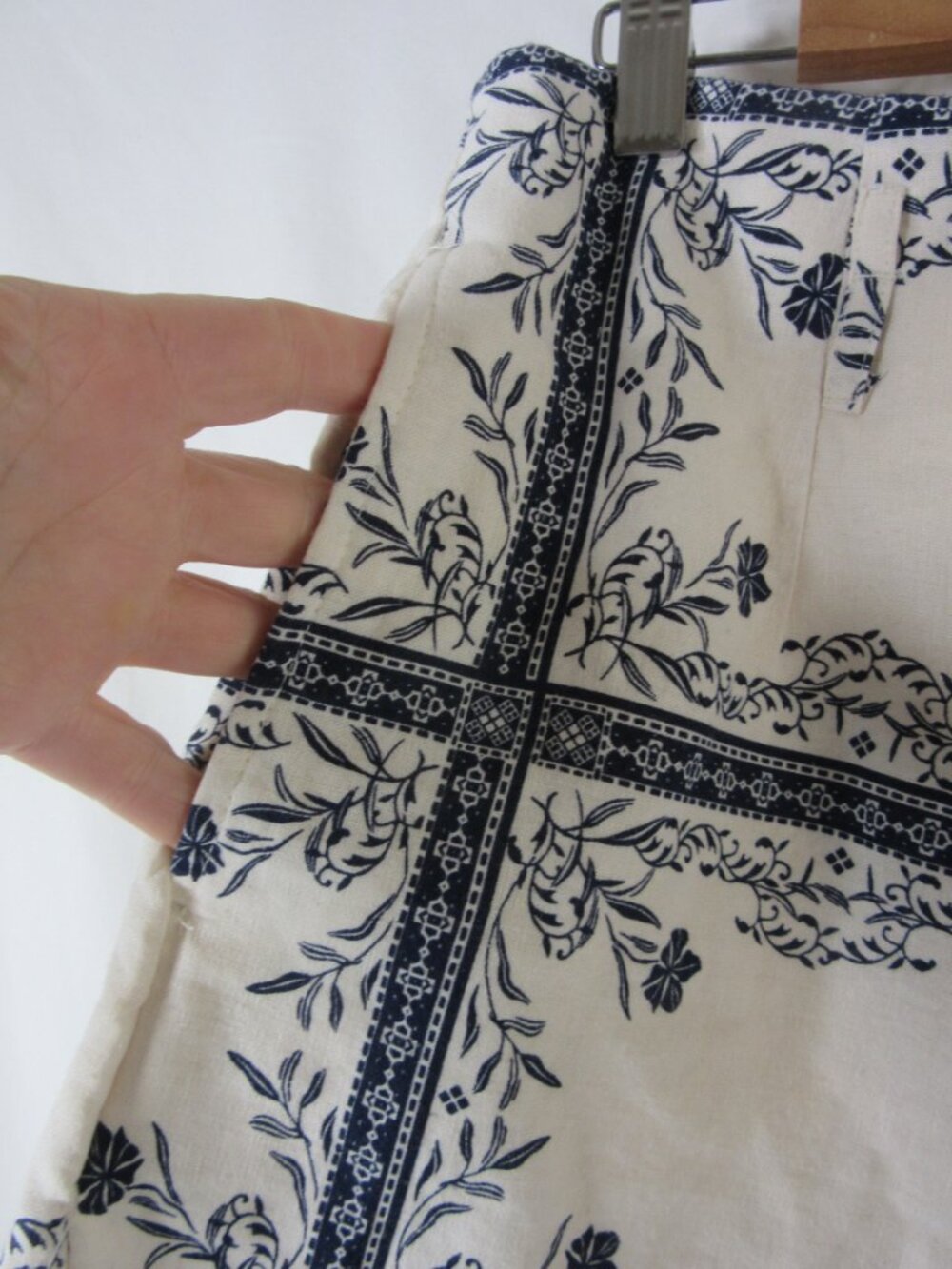 A New Day Linen Shorts Navy Blue Cream Floral Scallop Trim Size 6 NWT - Picture 10 of 12